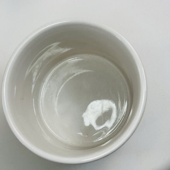 Small lidless porcelain crock with cardinals and holly wrapped around crock - Picture 9 of 11